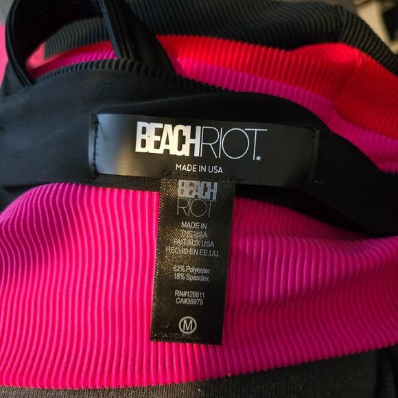 Beach Riot Mckenzie Bikini Top Size Medium Black Red Pink - Picture 4 of 4